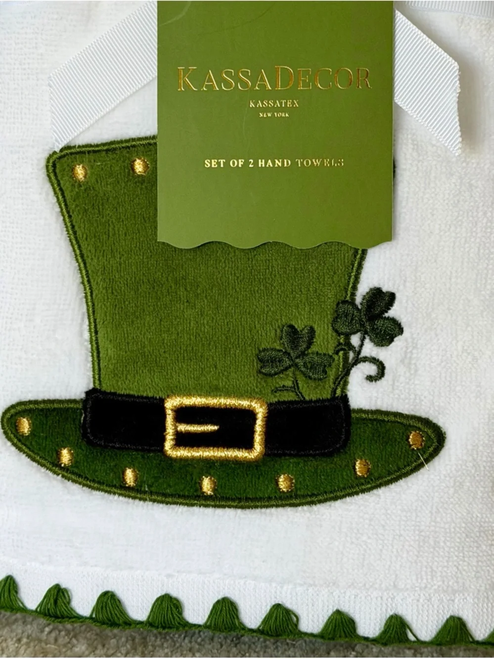 KassaDecor White Hand Towel with Green Embroidered Leprechaun Hat, Set of 2
